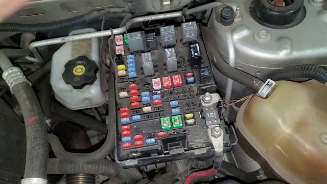 2007 Chevy Equinox AC Fuse and Relay смотреть онлайн
