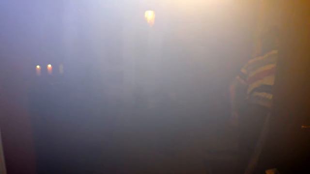 Что будет если взорвать ЯЩИК ПЕТАРД в КОМНАТЕ. Насколько безопасны фейерверки смотреть онлайн