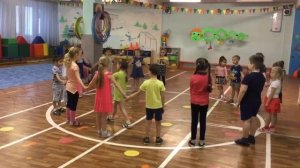 Русская народная игра «Гори, гори, ясно!»