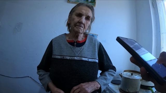УСТРОИЛИ ПРАЗДНИК БАБУШКЕ//день рождения бабушки Жени смотреть онлайн