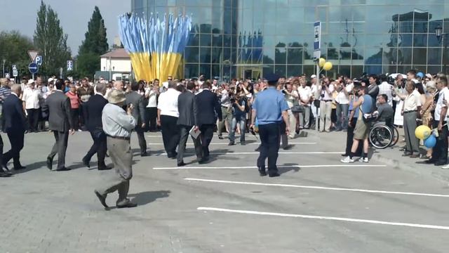 Руководство железнодорожной отрасли на открытии вокзального комплекса ст. Донецк смотреть онлайн