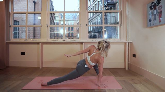 Day 5 - Creative Vinyasa Yoga - 30 Days With Fable смотреть онлайн