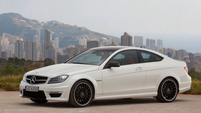 2012 Mercedes-Benz C63 AMG Coupe смотреть онлайн