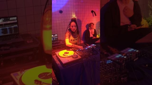 DJ Kaprizz на экзамене в Uppercuts