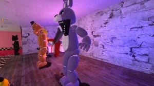 АНИМАТРОНИКИ ПУГАЮТ ОХРАННИКА ЛУЧШЕЕ FNAF COOP ► Garry's Mod