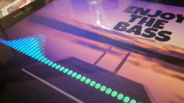Hz & Bass Test on Samsung Galaxy Tab A 9.7 Small Double Speakers смотреть онлайн