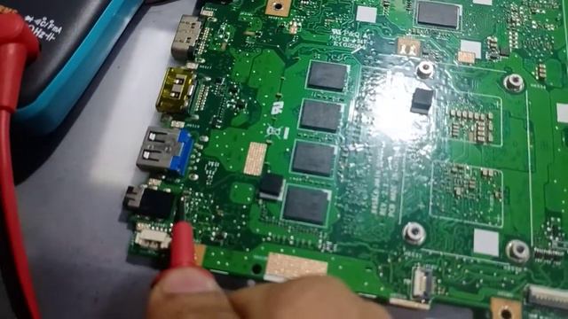 Tracing Shorted/Open SMD Capacitors in Laptop смотреть онлайн
