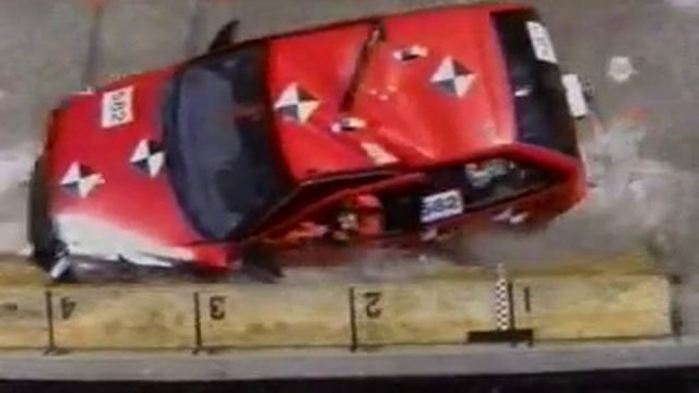 Geo Metro Crash Test 02 смотреть онлайн