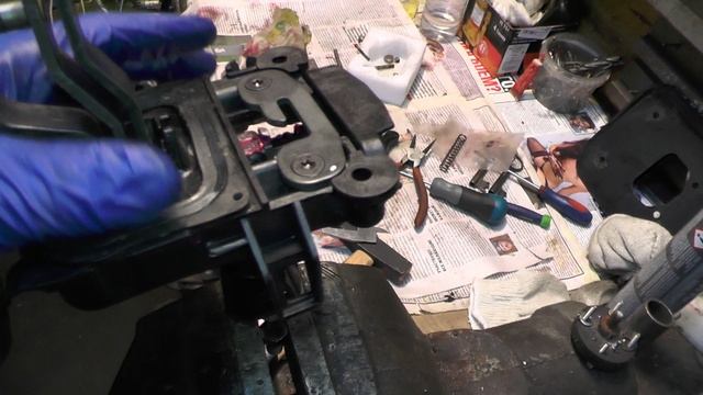 Mercedes Gelеndewagen W461_Механизм_переключения _передач(Кулиса КПП)_Сборка.avi