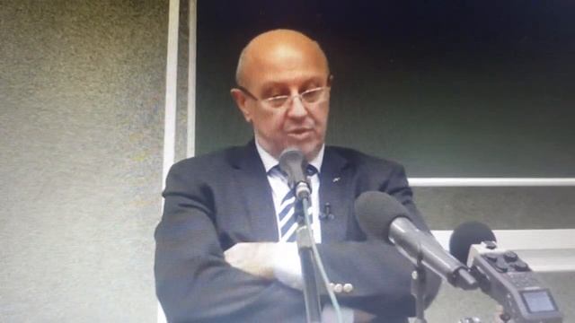 А.И. Фурсов отвечает на вопрос "Что должны дать родители детям?" смотреть онлайн