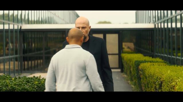 Не буди во мне киллера — Русский трейлер (2023) смотреть онлайн