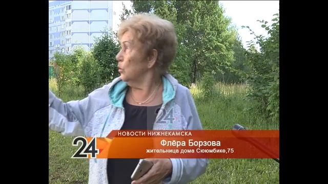 В Нижнекамске юные футболисты рискуют оказаться под колесами машин смотреть онлайн