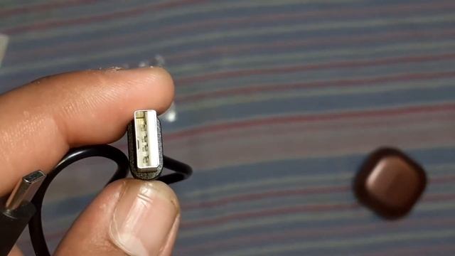 Samsung Galaxy Buds Live Wireless Earphones Mystic Bronze (UK Version) смотреть онлайн