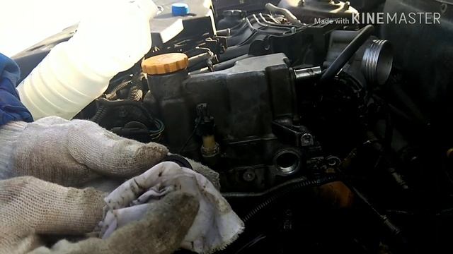 Выдавило заглушку распредвала. Приора. ВАЗ. смотреть онлайн