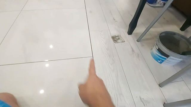 стык ламината и керамогранита !!! продавили ламинал ??? смотреть онлайн