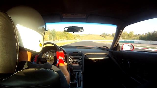 Honda NSX onboard "following" Nissan GT-R R35 - Hungaroring trackday 2012.10.03 смотреть онлайн