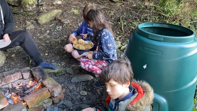 25. Великобритания. Жизнь в карантине. Шашлык в Уэльсе. смотреть онлайн