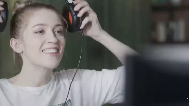 GIGABYTE M Series Monitors World's First Gaming Monitor with KVM смотреть онлайн