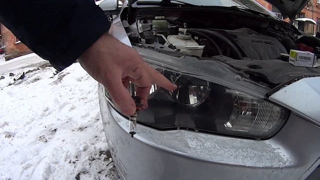 Авторемонт Митсубиси Лансер Х замена лампочек в фарах и фонарях смотреть онлайн