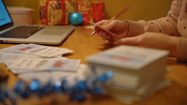 "Christmas cards" - небольшой клип о нашей семейной рождественской традиции смотреть онлайн