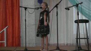 Поздравляем бабушек. Сегодня день особенный