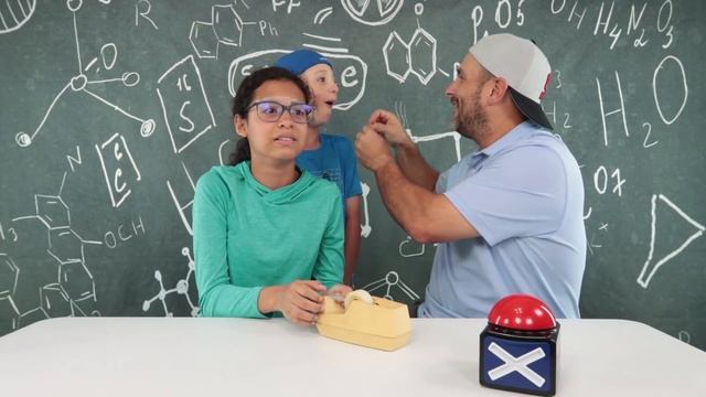 Don't Break The Chain Challenge! Game For Kids | Guessing Game for Children! смотреть онлайн