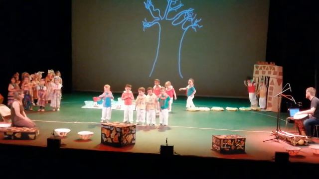 Карнавал в честь Баобаба - это дерево растёт в Африке и спектакль посвящён это теме? смотреть онлайн