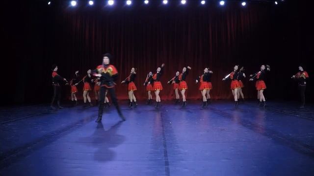 Образцовый ансамбль танцы Родная сторонушка "Лихо сабельки блестят" смотреть онлайн