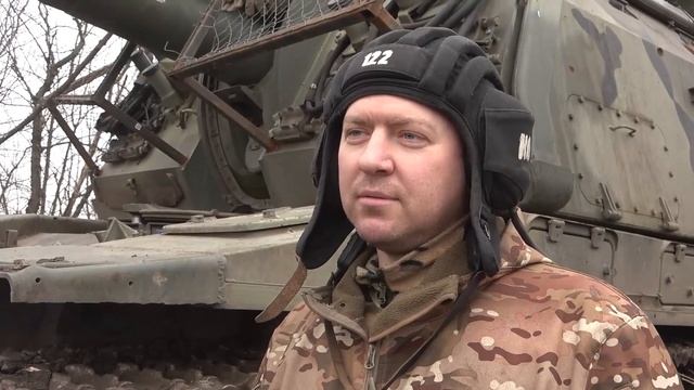 «Крот» в составе экипажа боевой машины бьет противника на Донецком направлении смотреть онлайн