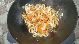 готовим на костре плов с креветками кальмарами и мидиями просто обьеденье