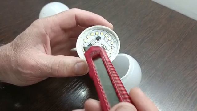 Продлеваем жизнь светодиодной лампе. Extending the life of the LED lamp.#светодиодныелампы смотреть онлайн