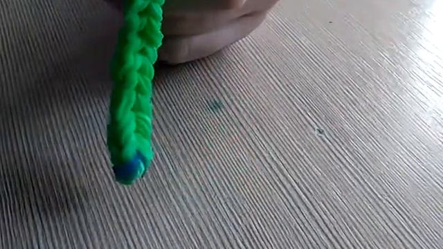 Как сплести змейку из резинок смотреть онлайн