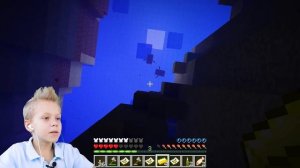 ВЫЖИВАНИЕ С ПАПОЙ В МАЙНКРАФТЕ В Поисках Деревни с Тыквой на Голове