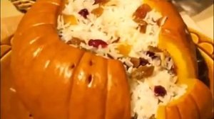 Тыква с рисом и сухофруктами запеченная в духовке.