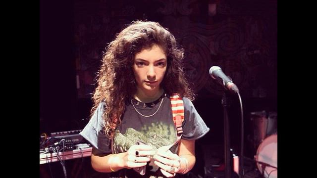 Lorde singing "Mama Do" live by Pixie Lott at 12 Years old (Radio NZ) смотреть онлайн