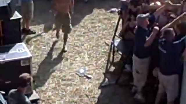 Crowd Surfing in KC at Rockfest, Win the Purse смотреть онлайн