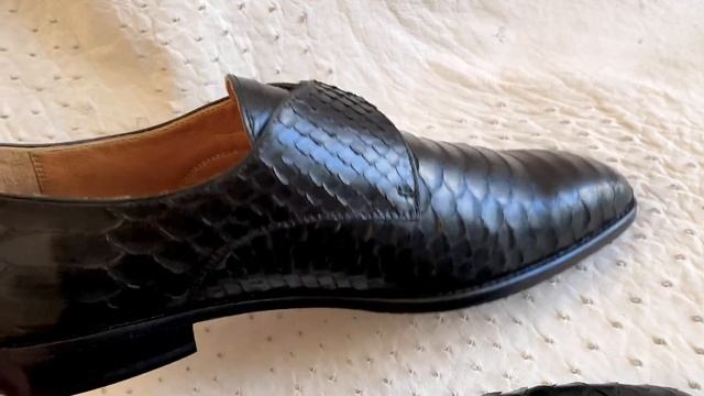 Туфли мужские, монки из натуральной кожи питона, в чёрном цвете. смотреть онлайн