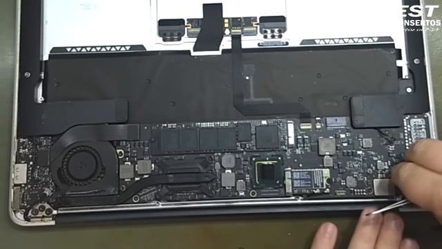 Aprenda As Técnicas Corretas Para Desmontar O Macbook Air