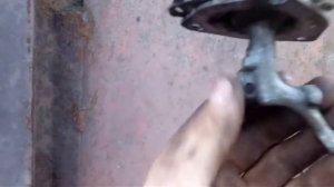 Задняя передача включается без нажатия(классика)!