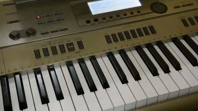 Урок 5. Тон и полутон. Строение натурального мажора. Знаки альтерации: диез, бемоль и бекар. смотреть онлайн