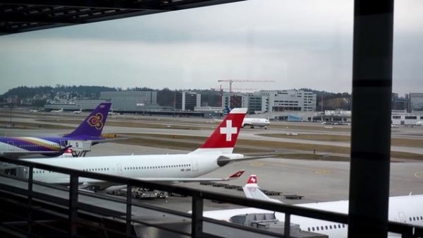 Lounge Hopping at Zurich Kloten Airport - Swiss Lounge & Panorama Lounge