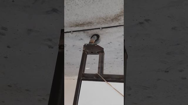 лебедка на 5 этаж ! интерестное во второй половине видео.как поднимать и опускать стройматериалы смотреть онлайн