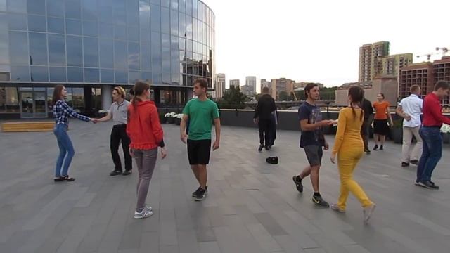 17.08.2018 Клуб Исторических танцев "Pas de Cote" у Ельцин Центра / Марш Арлекино / смотреть онлайн
