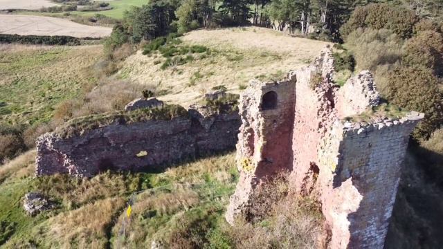 RED CASTLE, LUNAN BAY смотреть онлайн