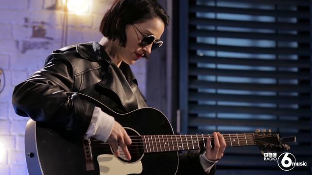 St. Vincent's Life in 6+ Riffs смотреть онлайн