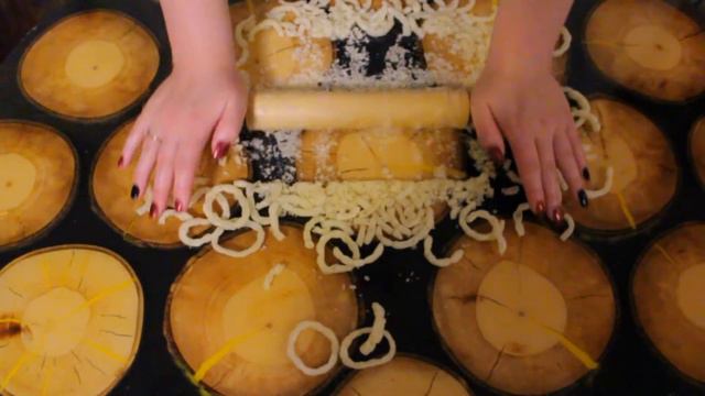 Раздавили чипсы скалкой. Классные звуки! ASMR смотреть онлайн