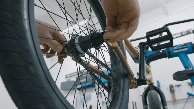 How to Install a BMX Rear Wheel | SkatePro смотреть онлайн