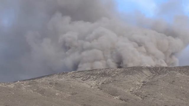 САМЫЕ ОПАСНЫЕ ПРИРОДНЫЕ ЯВЛЕНИЯ! Топ 10 Разрушительных Явлений смотреть онлайн