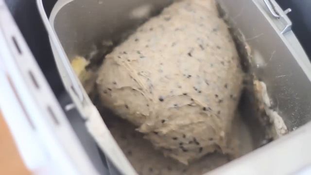 Soft 'n Fluffy Whole Wheat Bread (Bread machine Recipe) - Bánh mì nguyên cám смотреть онлайн