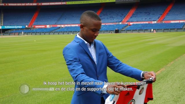 Nieuwe Feyenoord-aanwinst Luis Sinisterra stelt zich voor! смотреть онлайн